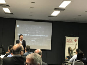 Como potencializar a vantagem competitiva na área comercial com a tecnologia?