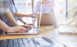 O uso de plataformas tecnológicas e gamificação nos treinamentos, vêm ganhando destaque no mundo inteiro